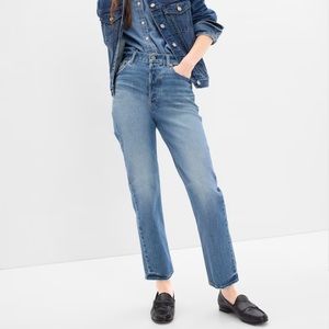 (NWOT) GAP High Rise Cheeky Straight Jeans (Light Indigo), Size 32